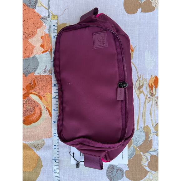 The Packable Pouch Purple: NWT - Picture 5 of 7